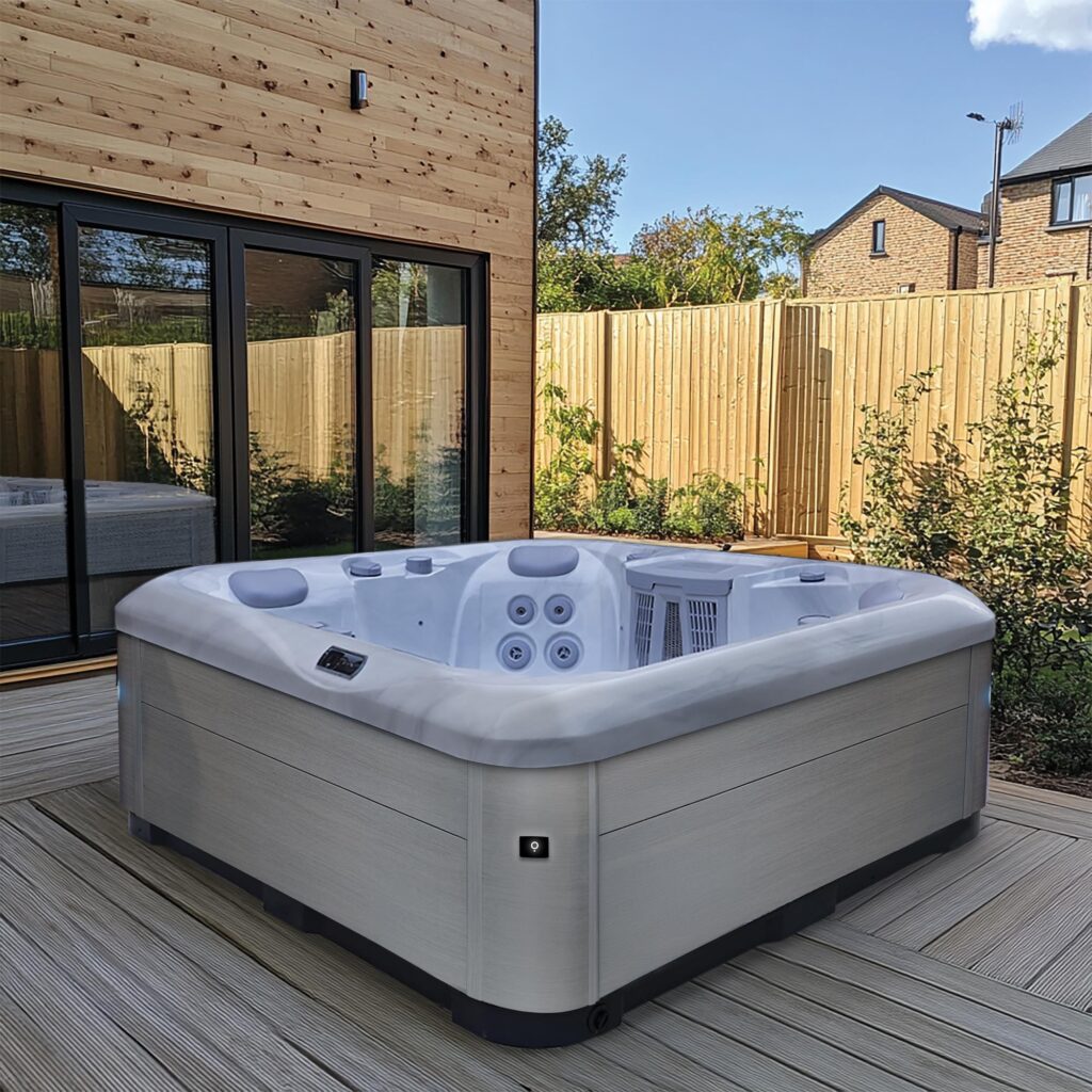 Why Choose a Luxury Hot Tub from AquaSolus
