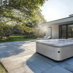 Spa AquaSolus Harmony en un jardín